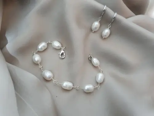 Conjunto de Pulseira e Brinco de Pérolas Barrocas