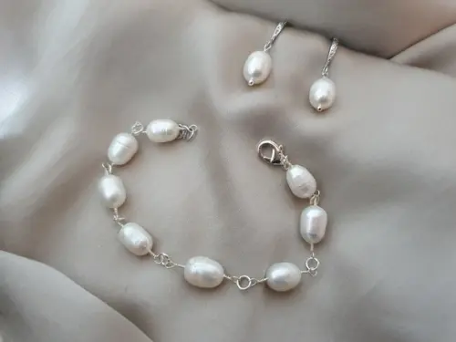 Conjunto de Pulseira e Brinco de Pérolas Barrocas