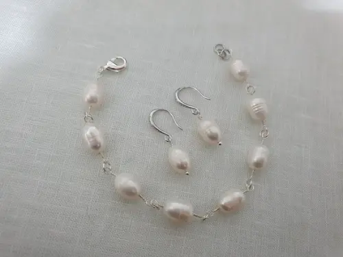 Conjunto de Pulseira e Brinco de Pérolas Barrocas