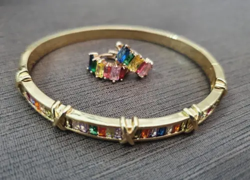 Conjunto De Pulseira E Brincos Com Cristais Coloridos