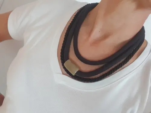 Conjunto de Colar e Pulseira em Corda Preta