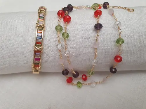Conjunto De Pulseira E Colar Dourado Com Cristais Coloridos