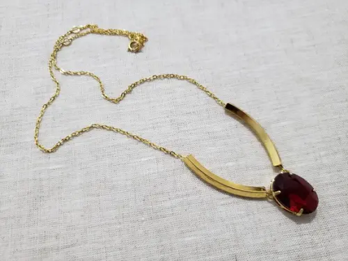 Corrente Banhada com Pingente de Cristal Rubi