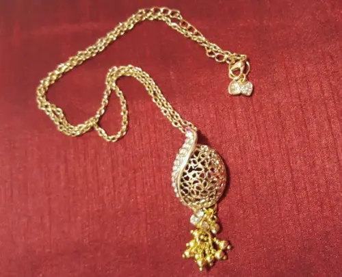 Corrente Banhada Dourada Com Pingente De Cristal