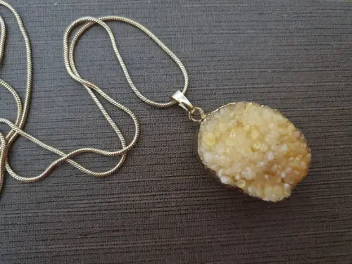 Corrente Com Drusa Natural Amarela