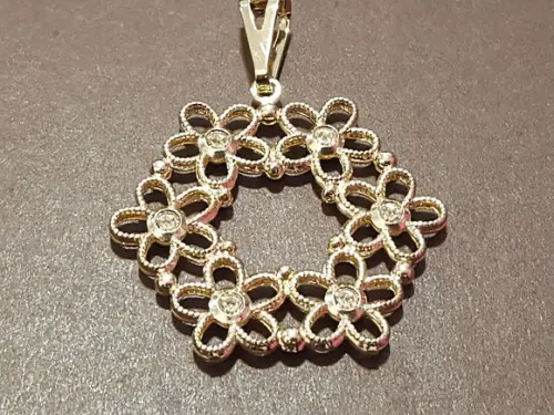 Pingente Banhado Dourado com Mini Zircônias