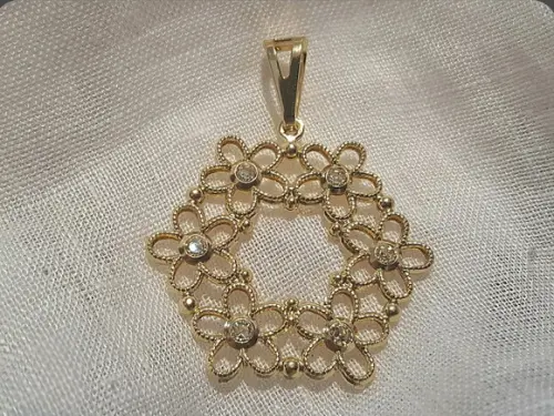 Pingente Banhado Dourado com Mini Zircônias