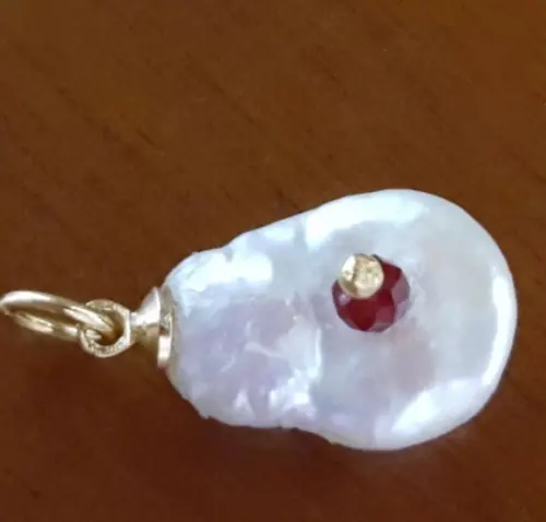 Pingente de Pérola Natural e Pedra Jade Rubi