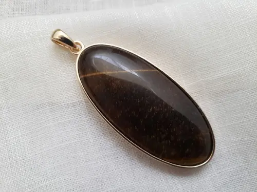 Pingente Dourado com Pedra Natural Olho de Tigre