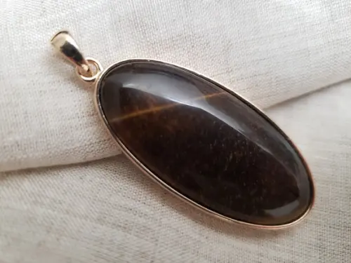Pingente Dourado com Pedra Natural Olho de Tigre