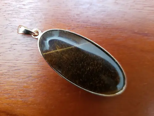 Pingente Dourado com Pedra Natural Olho de Tigre