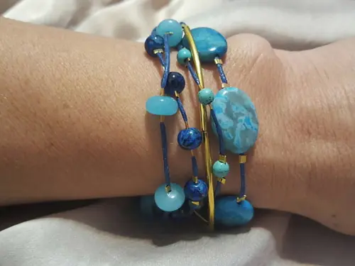 Pulseira Banhada com Fios Encerados e Pedras Naturais