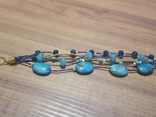 Pulseira Banhada com Fios Encerados e Pedras Naturais