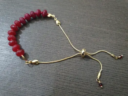 Pulseira Banhada com Pedras Naturais Jade Rubi
