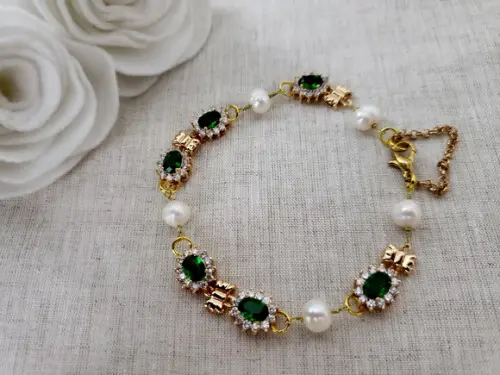 Pulseira Banhada com Pérolas Naturais e Cristal Verde