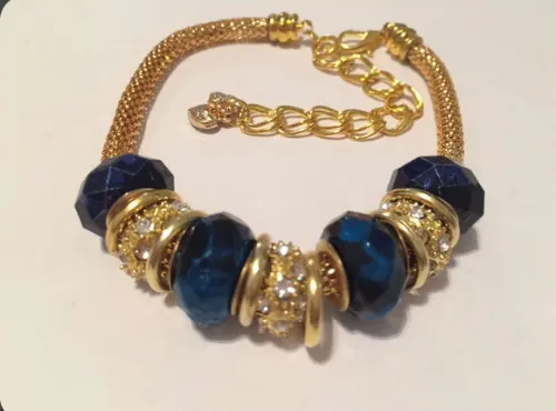 Pulseira com Charms Azul Cobalto