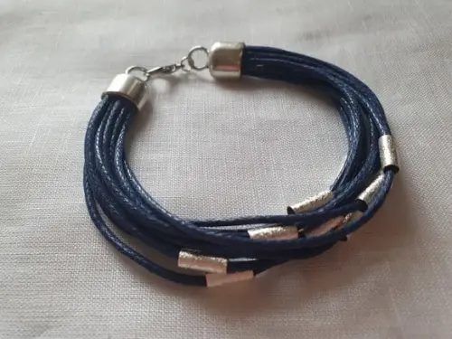 Pulseira com Fios Encerados e Entremeio Prata