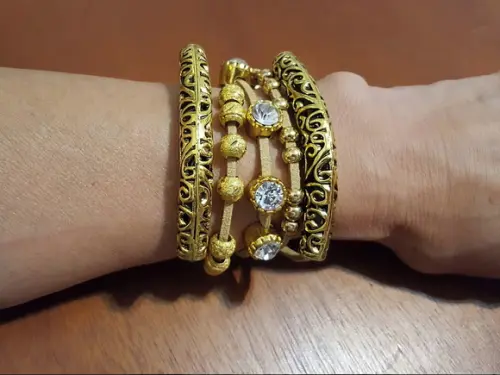 Pulseira de Couro e Cristais