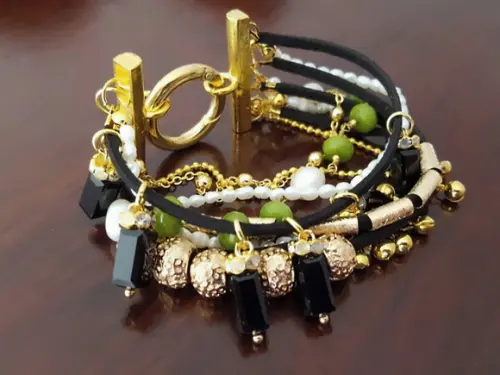 Pulseira de Couro com Pedras e Pérolas Naturais