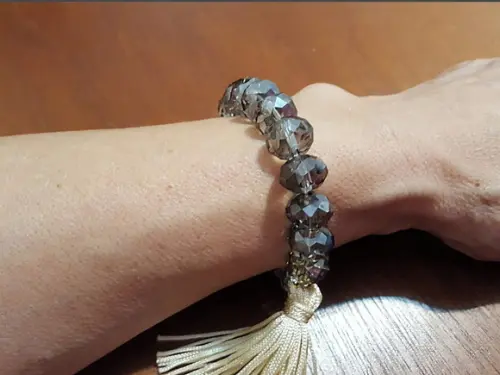 Pulseira de Cristais Fumê e Tassel