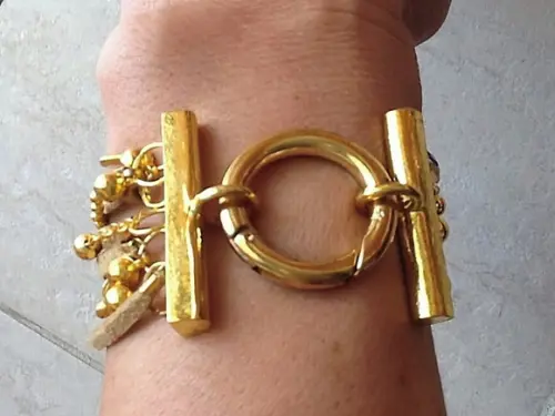Pulseira de Fios de Couro e Zircônias