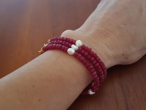 Pulseira de Jade Rubi e Pérolas Naturais