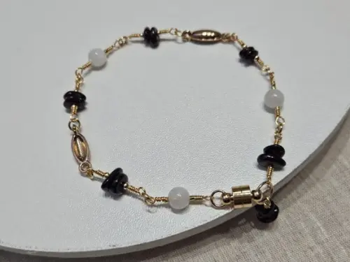 Pulseira de Pedra da Lua com Granada