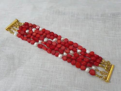 Pulseira de Pedra Coral e Pérolas Naturais