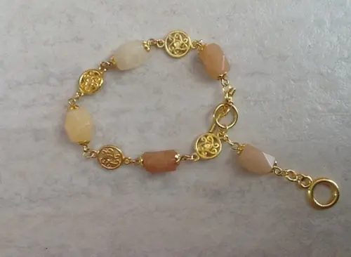 Pulseira de Pedras Naturais Jade com Moedas - Semijoia