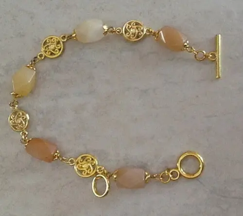 Pulseira de Pedras Naturais Jade com Moedas - Semijoia