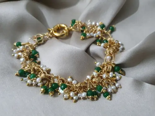 Pulseira de Pedras Naturais Jade Esmeralda e Mini Pérolas