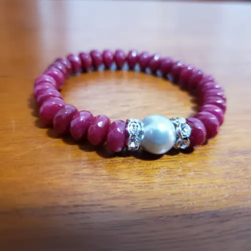 Pulseira de Pedras Naturais Jade Rubi e Pérola Prata