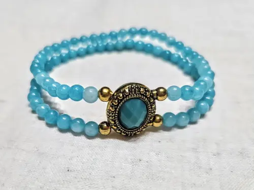 Pulseira de Pedras Naturais Jade Sky em Ouro Velho