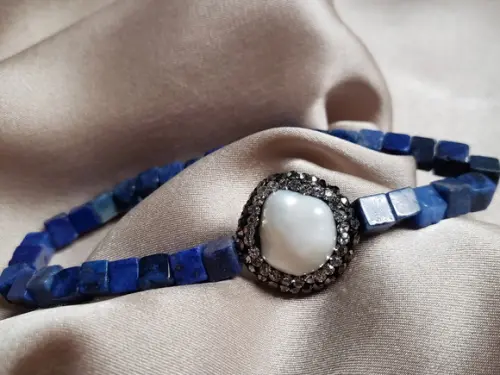 Pulseira de Pedras Naturais Lápis Lazuli e Pérola