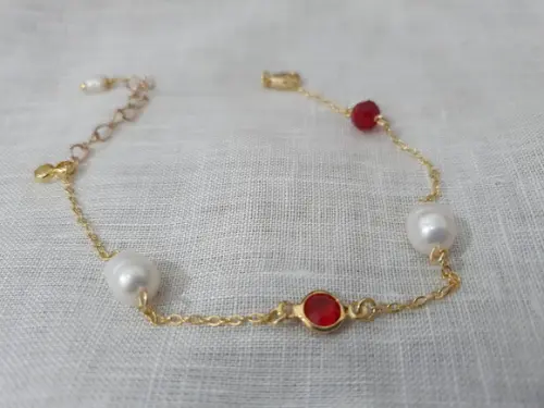Pulseira de Pérolas de Água Doce e Jade Rubi
