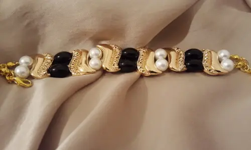 Pulseira de Pérolas e Pedras Naturais