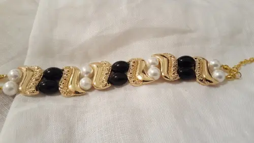 Pulseira de Pérolas e Pedras Naturais