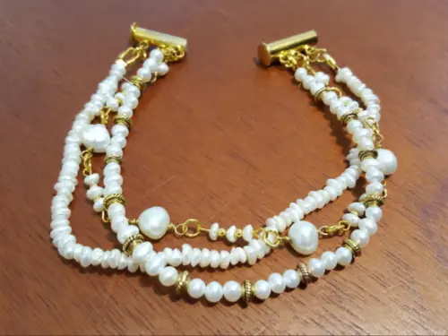 Pulseira de Pérolas Naturais com Fecho Magnético