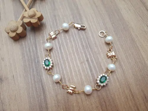 Pulseira de Pérolas Naturais e Cristal Verde