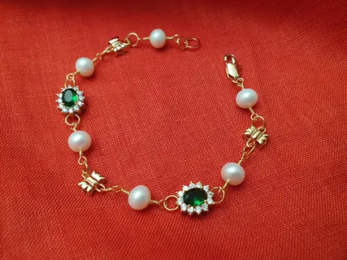 Pulseira de Pérolas Naturais e Cristal Verde