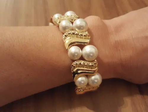 Pulseira De Pérolas Shell Off White