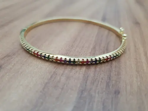 Pulseira Delicada Dourada Com Cristais Coloridos