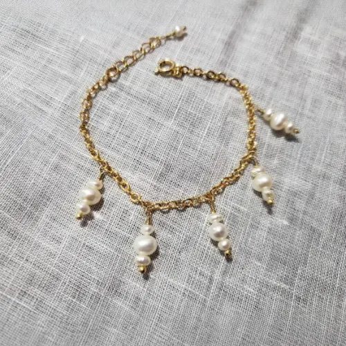 Pulseira Dourada Banhada com Pérolas Naturais - Semijoia