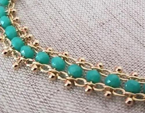 Pulseira Dourada com Cristais Azuis