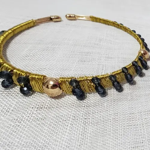 Pulseira Dourada com Mini Cristais Ametista