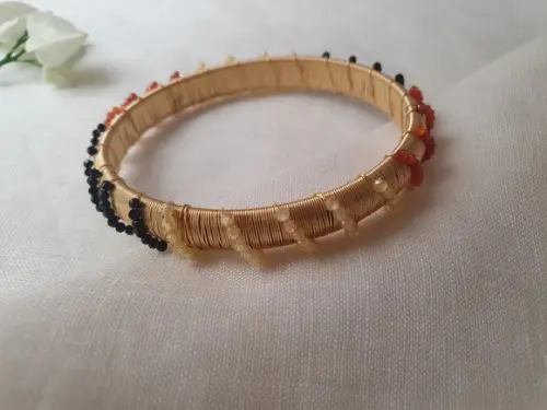 Pulseira Dourada com Pedras Naturais Coloridas