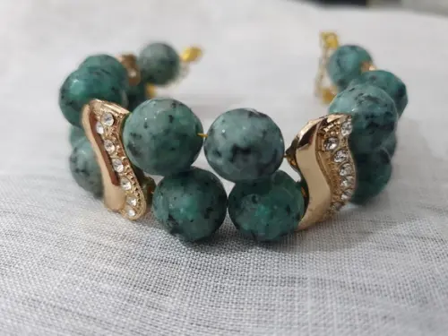Pulseira Dourada de Pedras Naturais