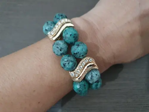 Pulseira Dourada de Pedras Naturais