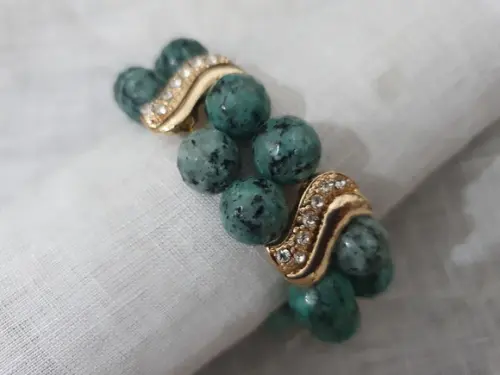 Pulseira Dourada de Pedras Naturais