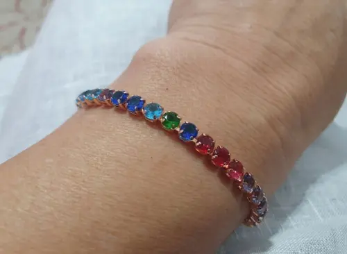 Pulseira Riviera Dourada com Cristais Redondos Coloridos